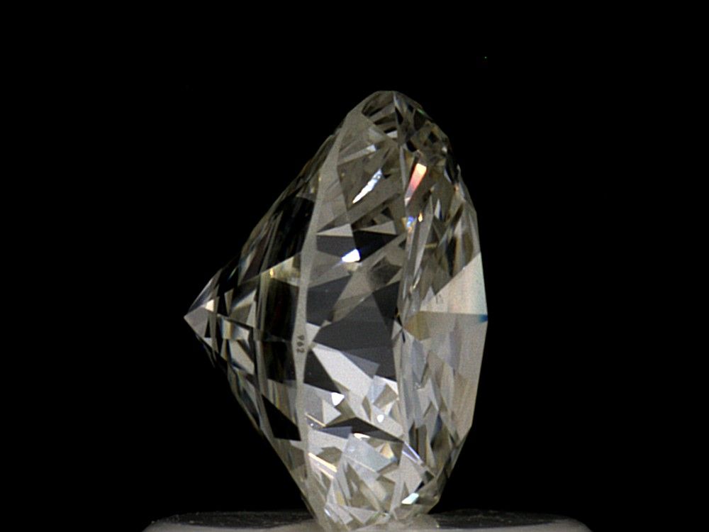 Prírodný diamant briolette,...