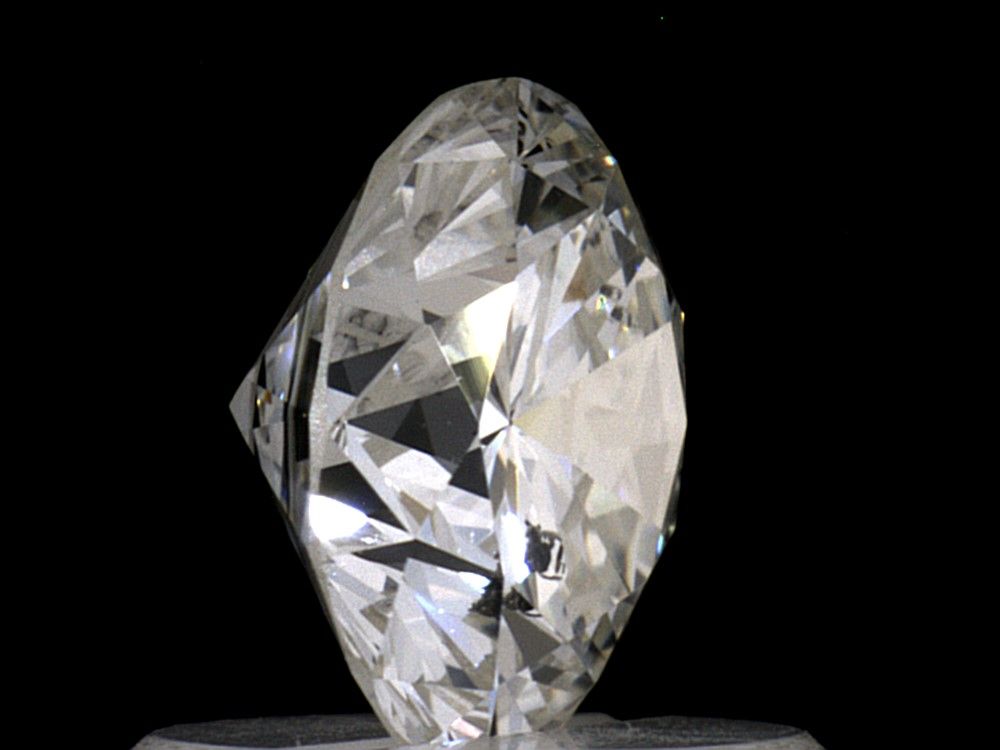 Prírodný diamant briolette,...