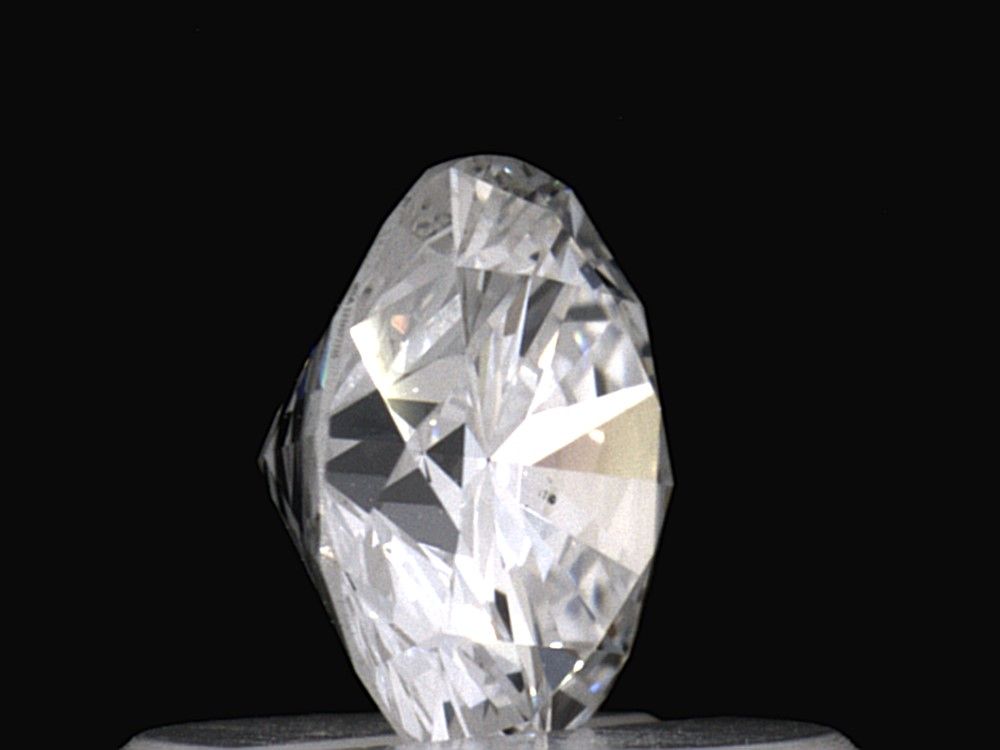 Prírodný diamant briolette,...