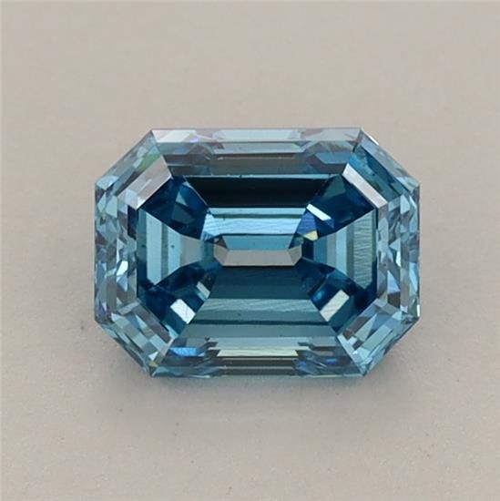 0.9-carat emerald diamond with null color, null cut, and VS1 clarity.