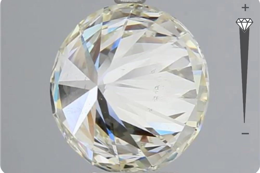 Prírodný diamant okrúhly...