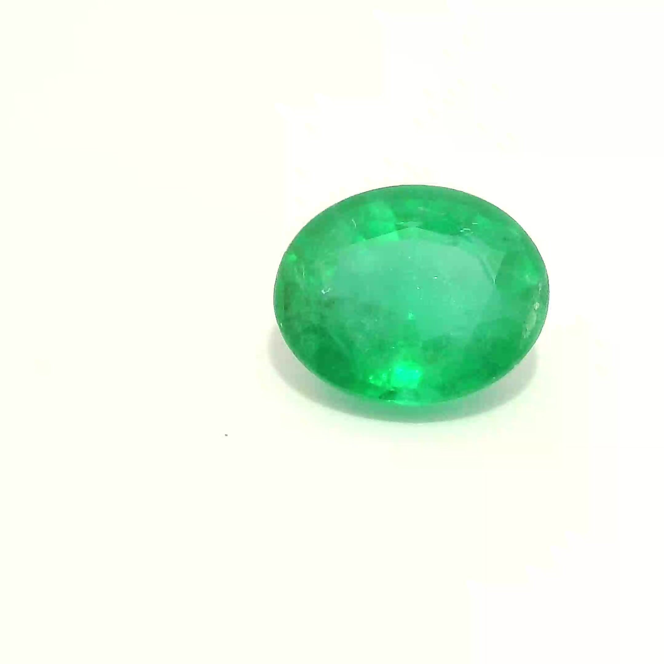 Szmaragd 1,00 ct, zielony, szlif owalny