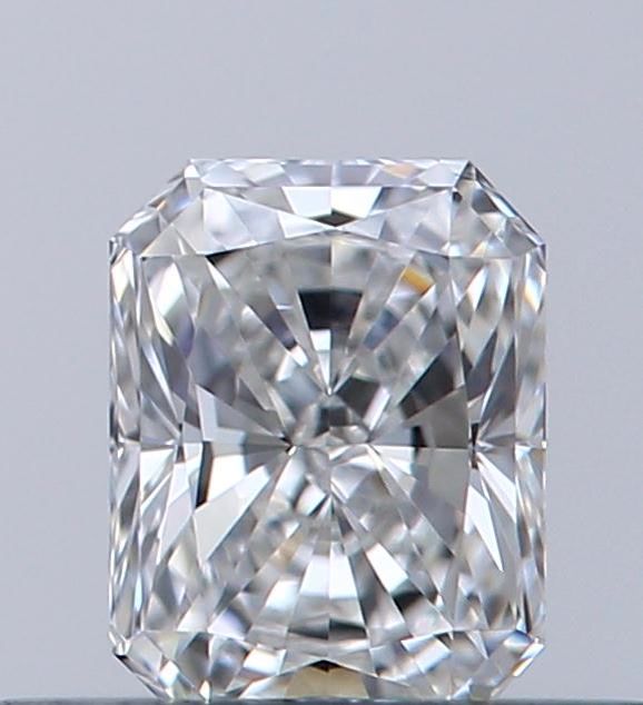 Prírodný diamant radiant,...