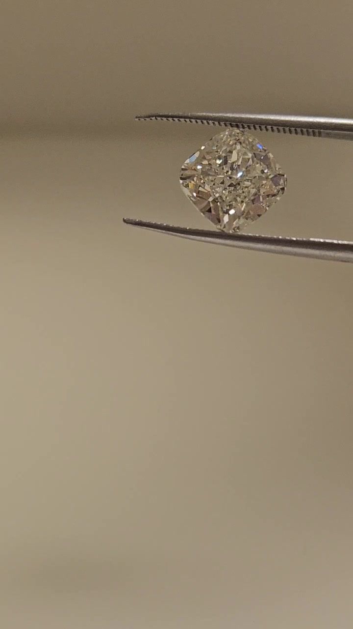 Prírodný diamant cushion,...