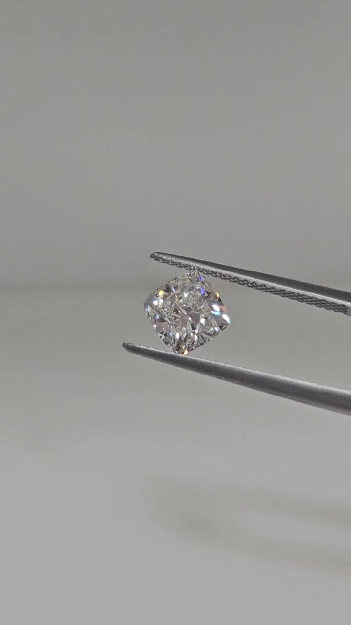 Prírodný diamant cushion,...