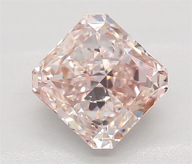 Prírodný diamant radiant,...