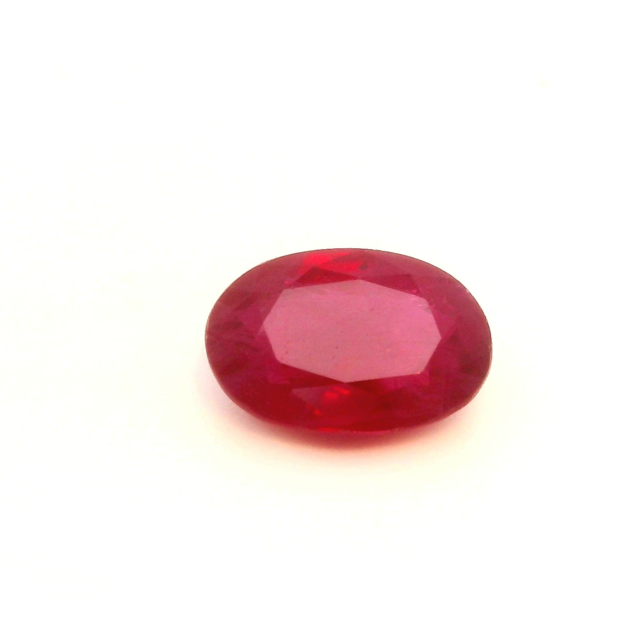Rubin 1,55 ct, czerwony, szlif owalny