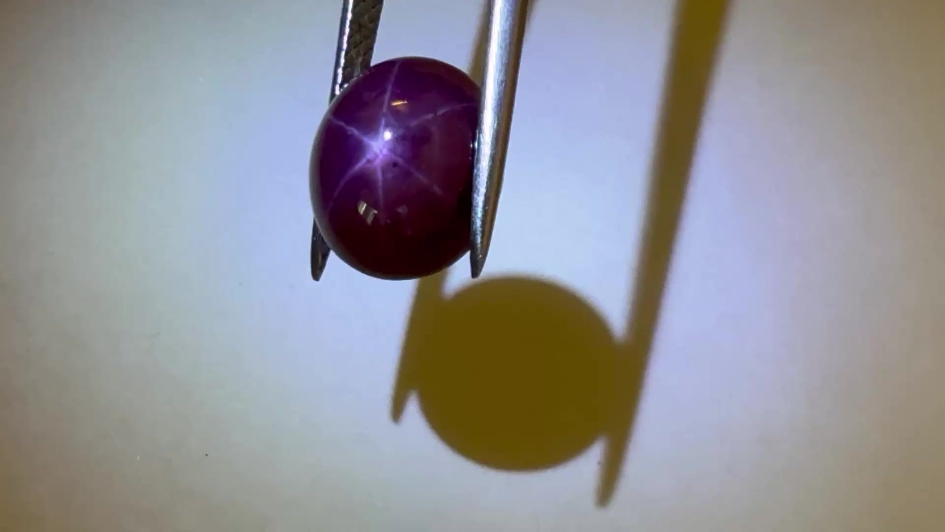 Rubin 9,95 ct, czerwony, kaboszon