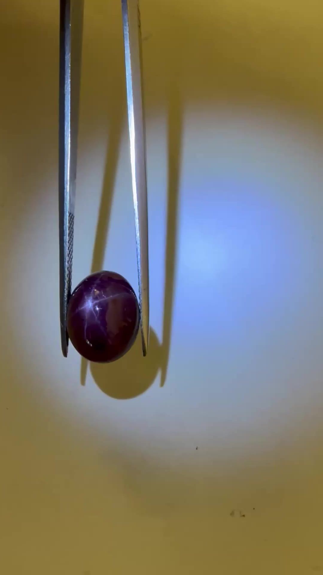 Rubin 9,90 ct, czerwony, kaboszon