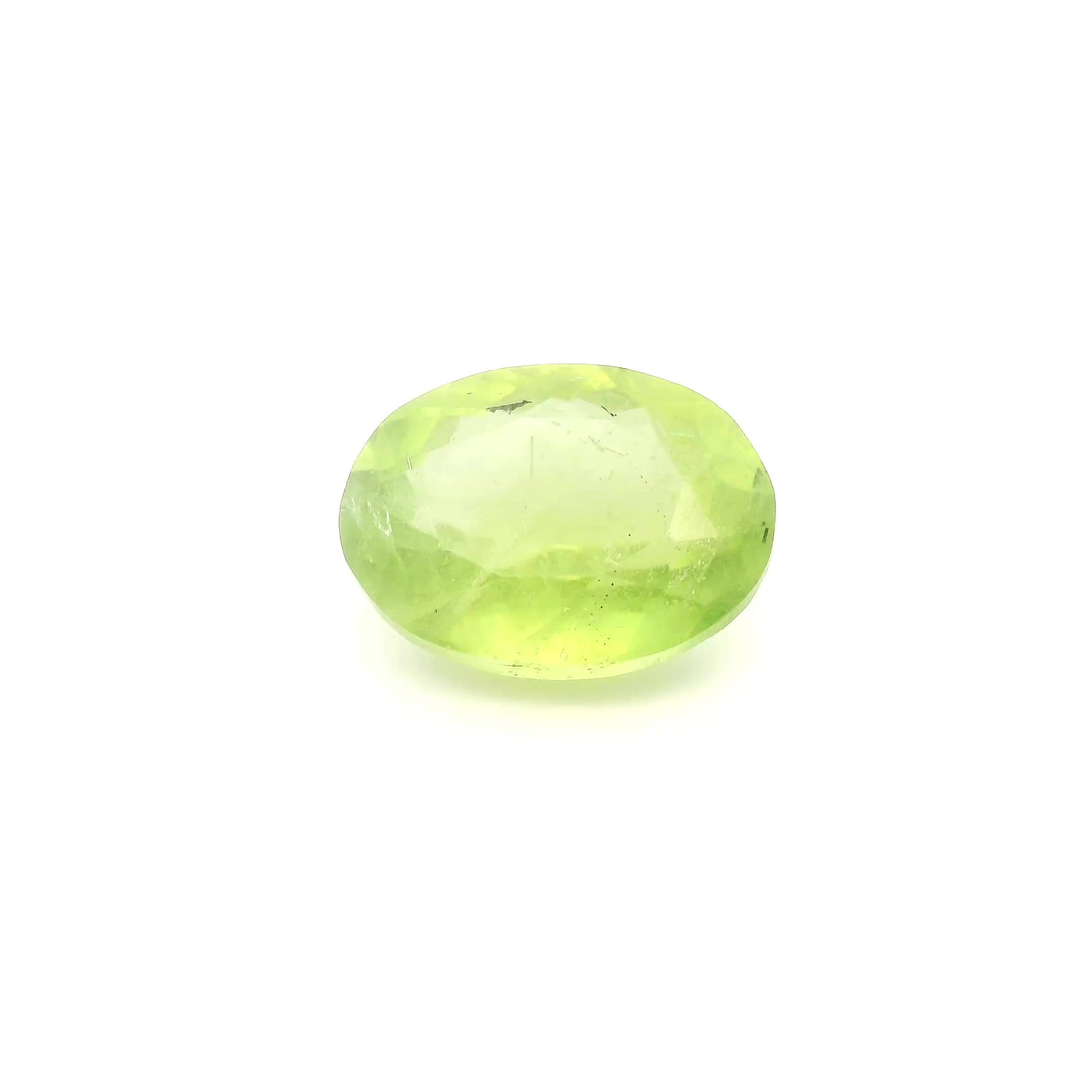 Perydot 2,64 ct, zielony, szlif owalny