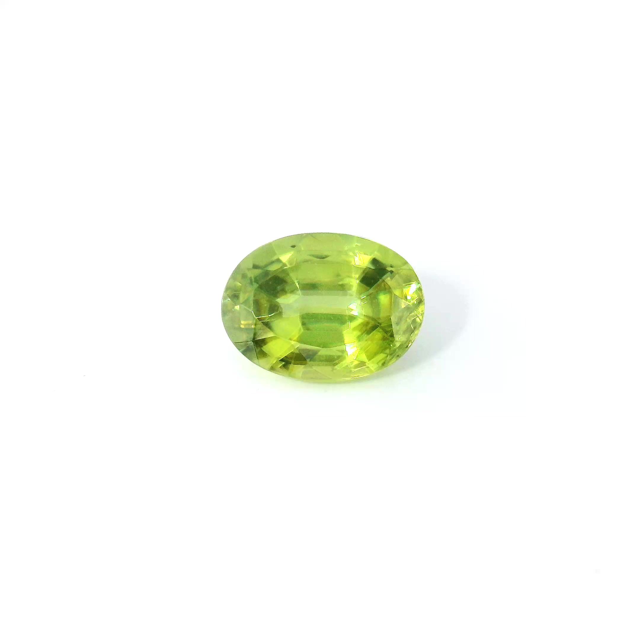 Sfen 1,42 ct, zielony, szlif owalny