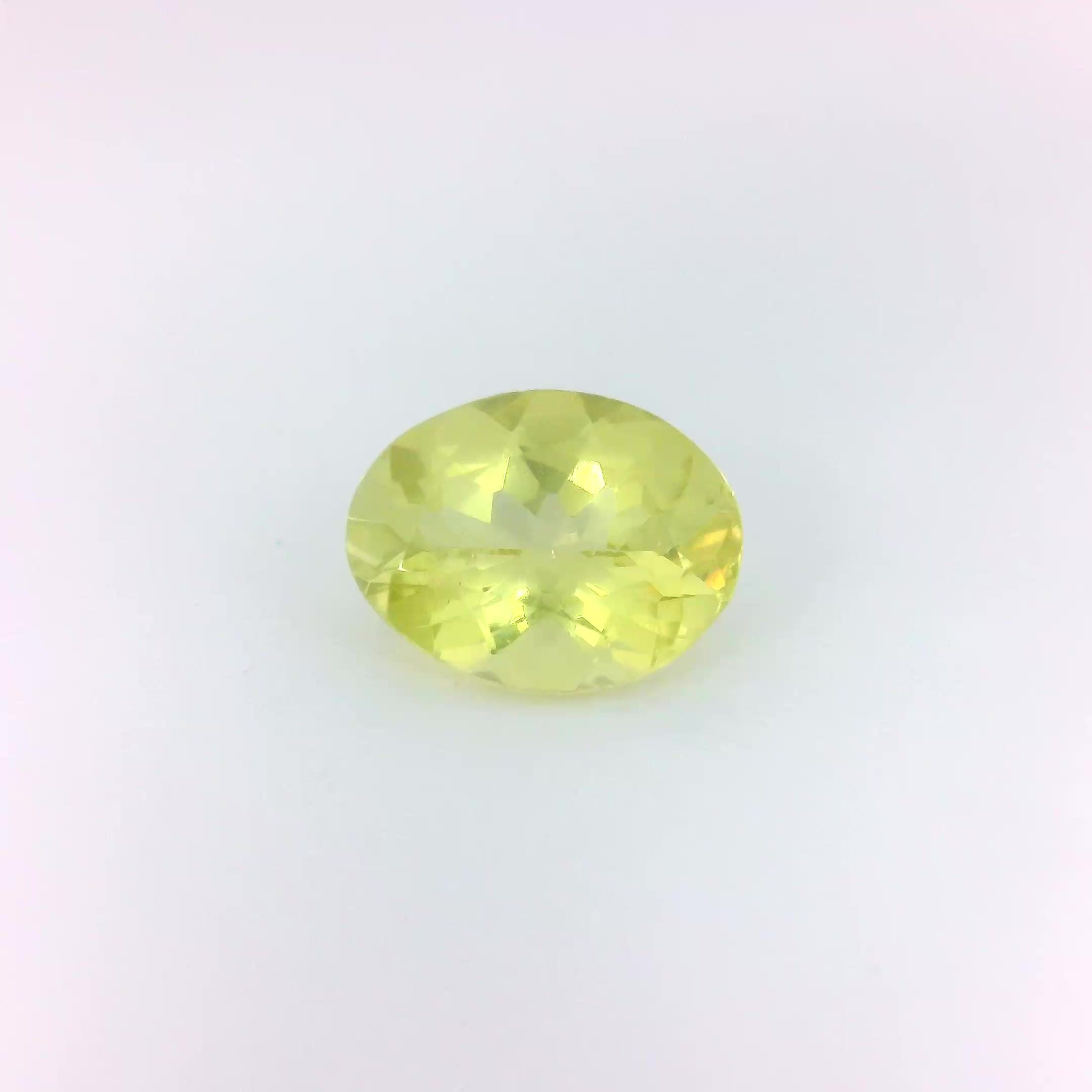 Apatyt 1,79 ct, żółty, szlif owalny