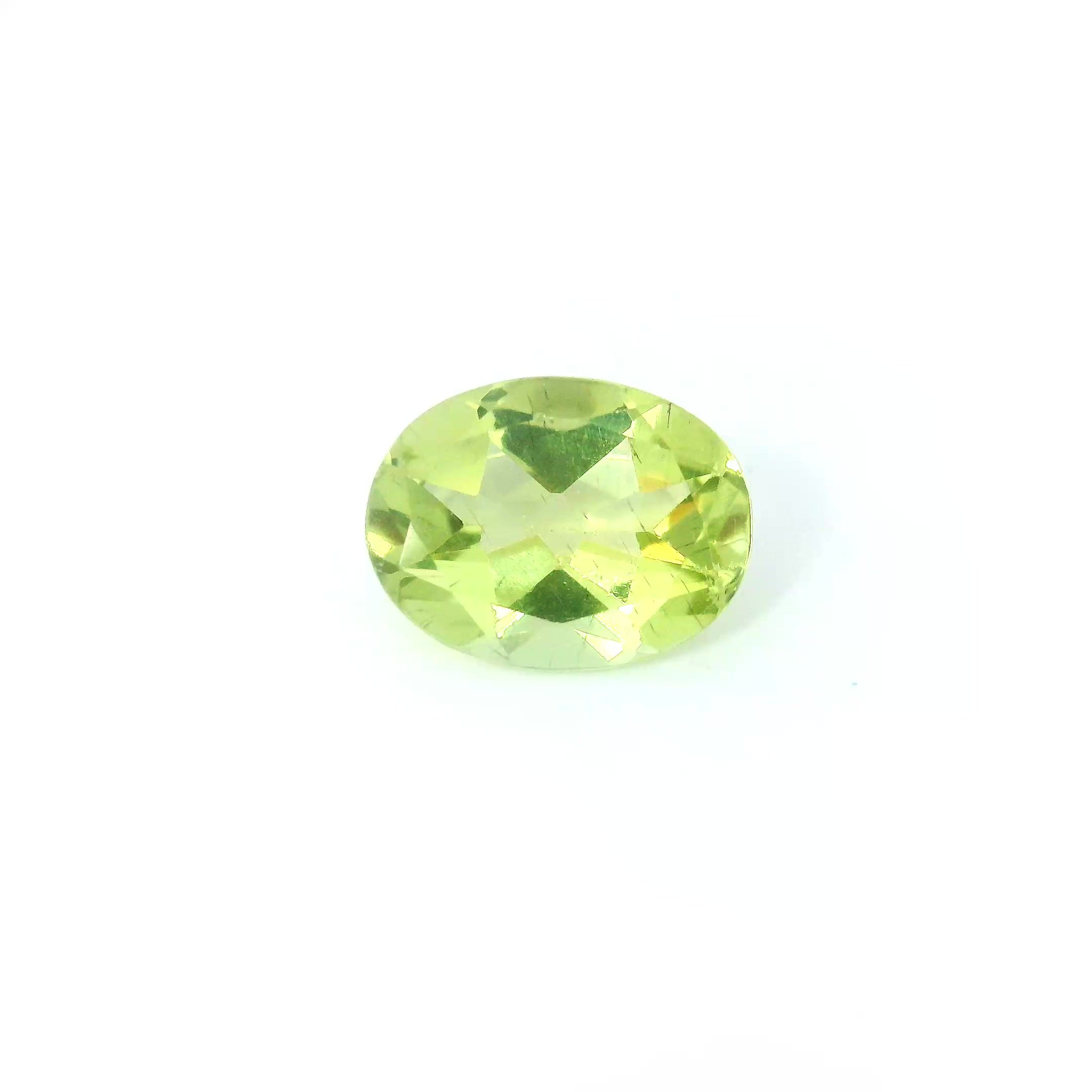 Apatyt 1,65 ct, zielony, szlif owalny
