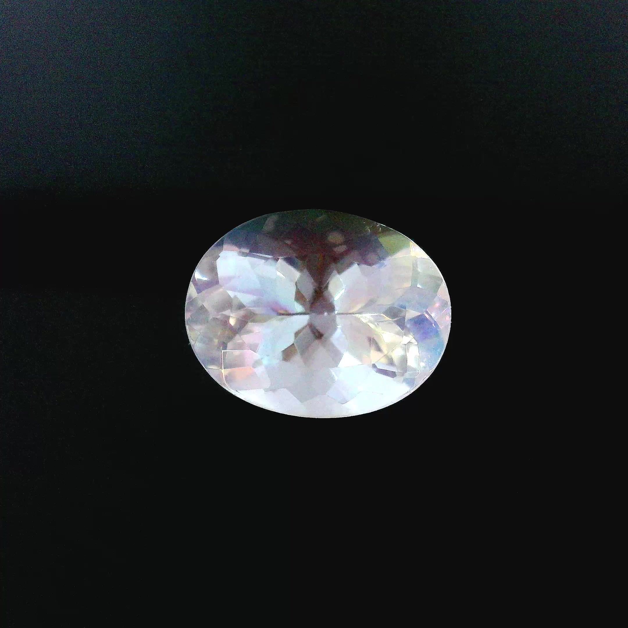 Kamień księżycowy 2,53 ct, biały, szlif owalny