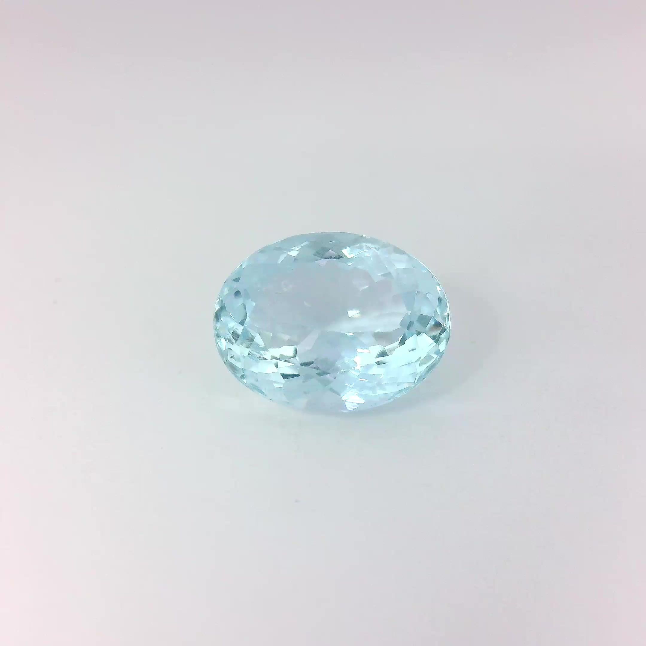 Akwamaryn 1,80 ct, niebieski, szlif owalny