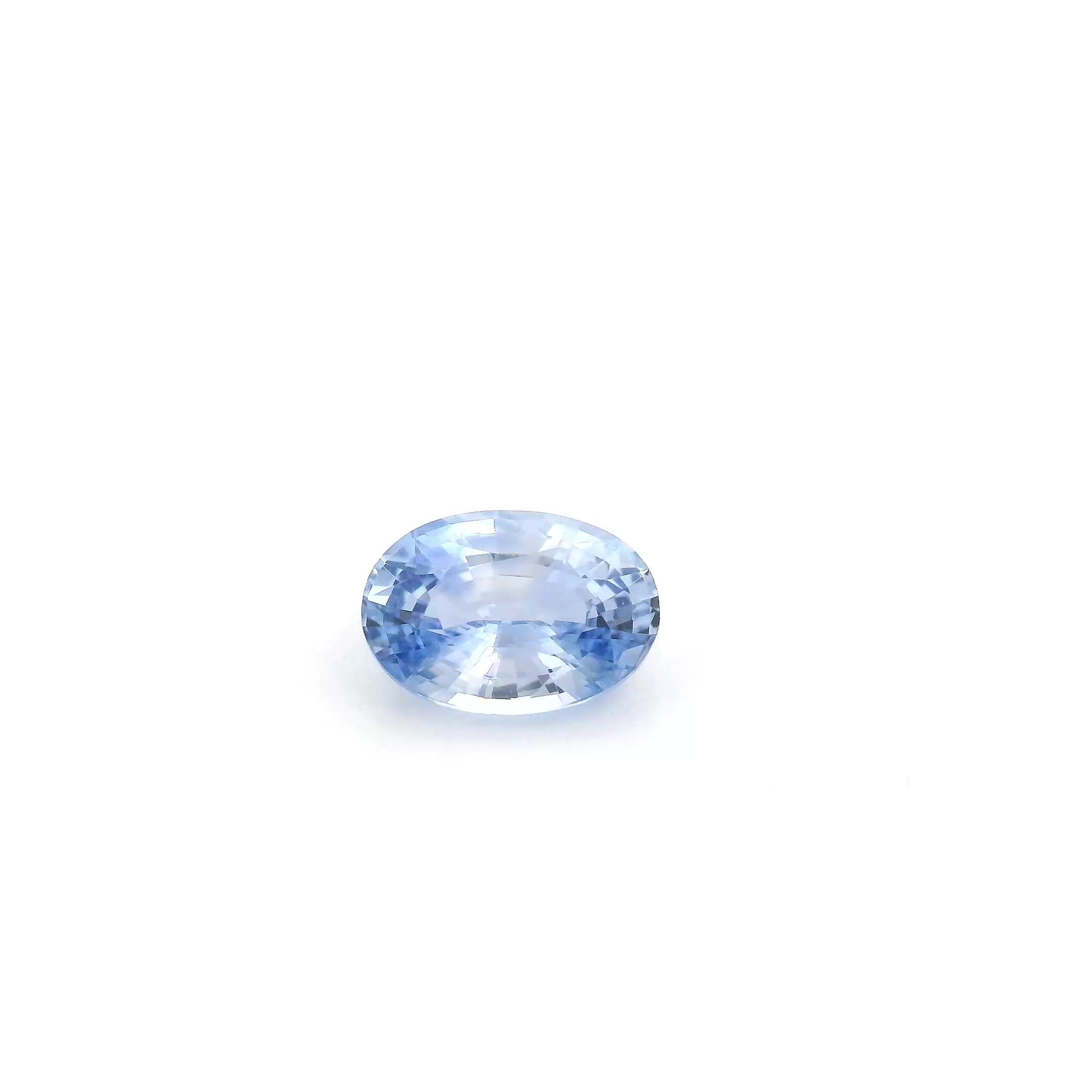0.9 ct Oval sapphire