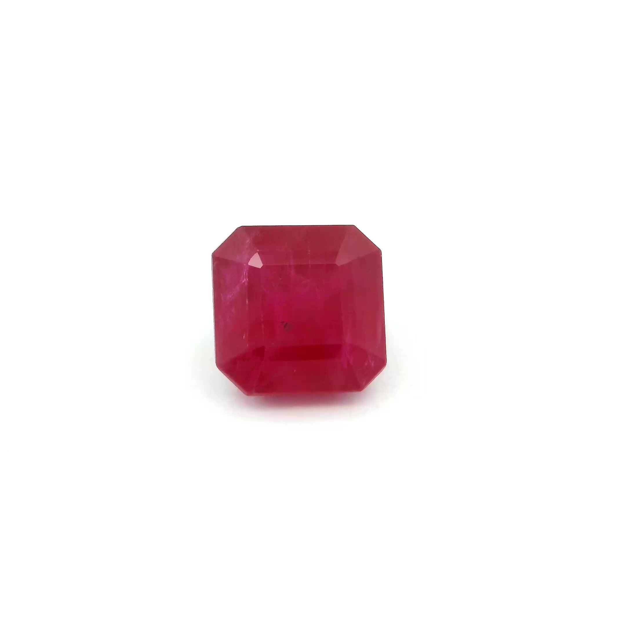 RUBY STEP 2.56ct RED Intense SI MOZAMBIQUE HEATED