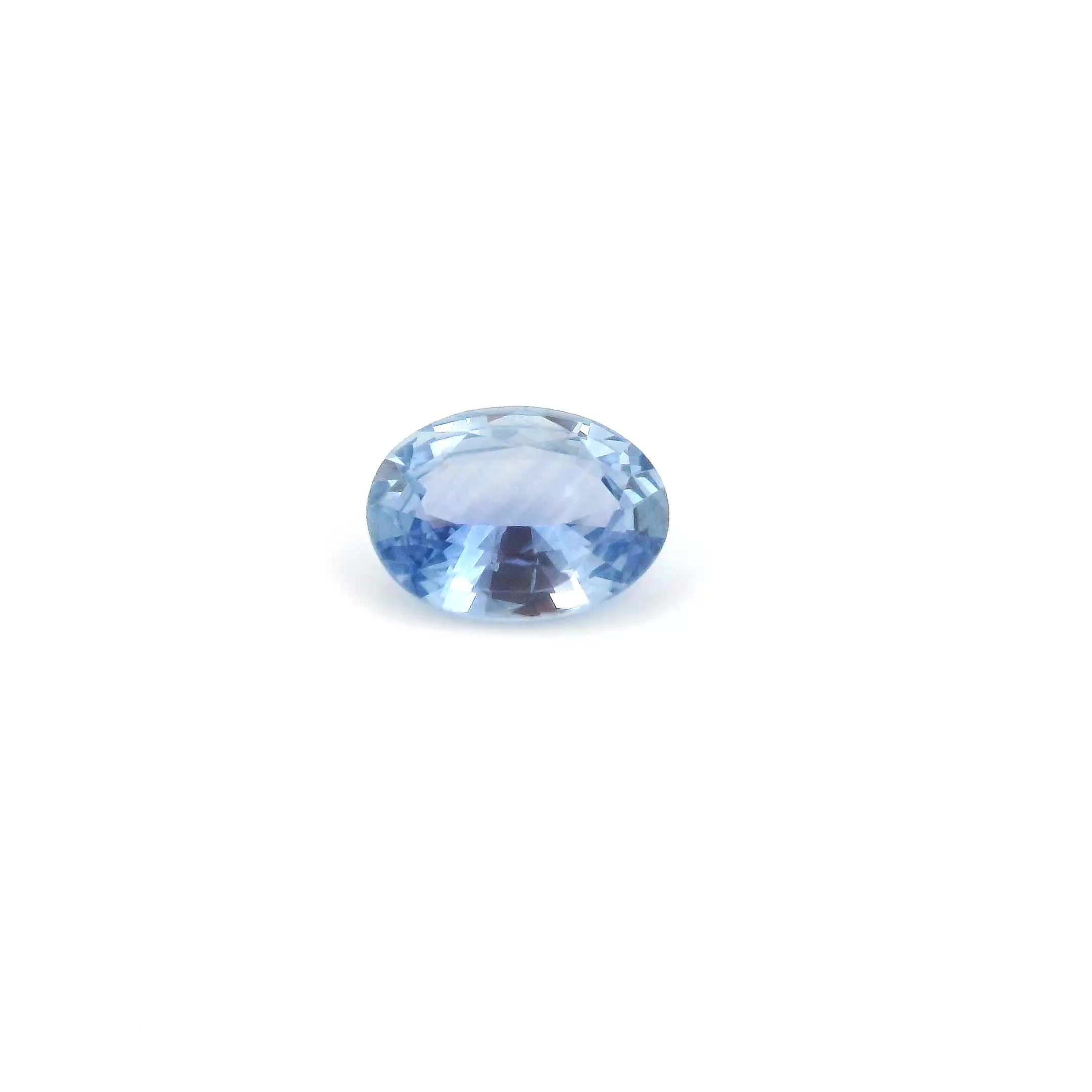 0.85 ct Oval sapphire