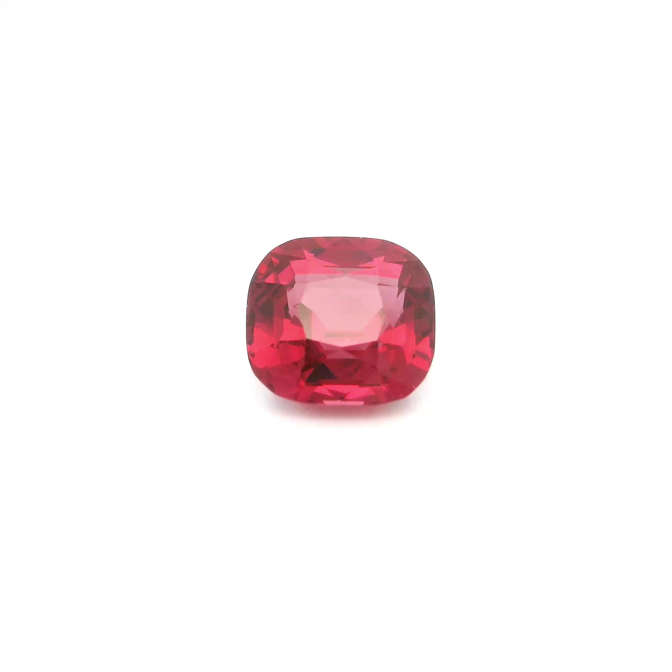 1.92 ct Cushion garnet