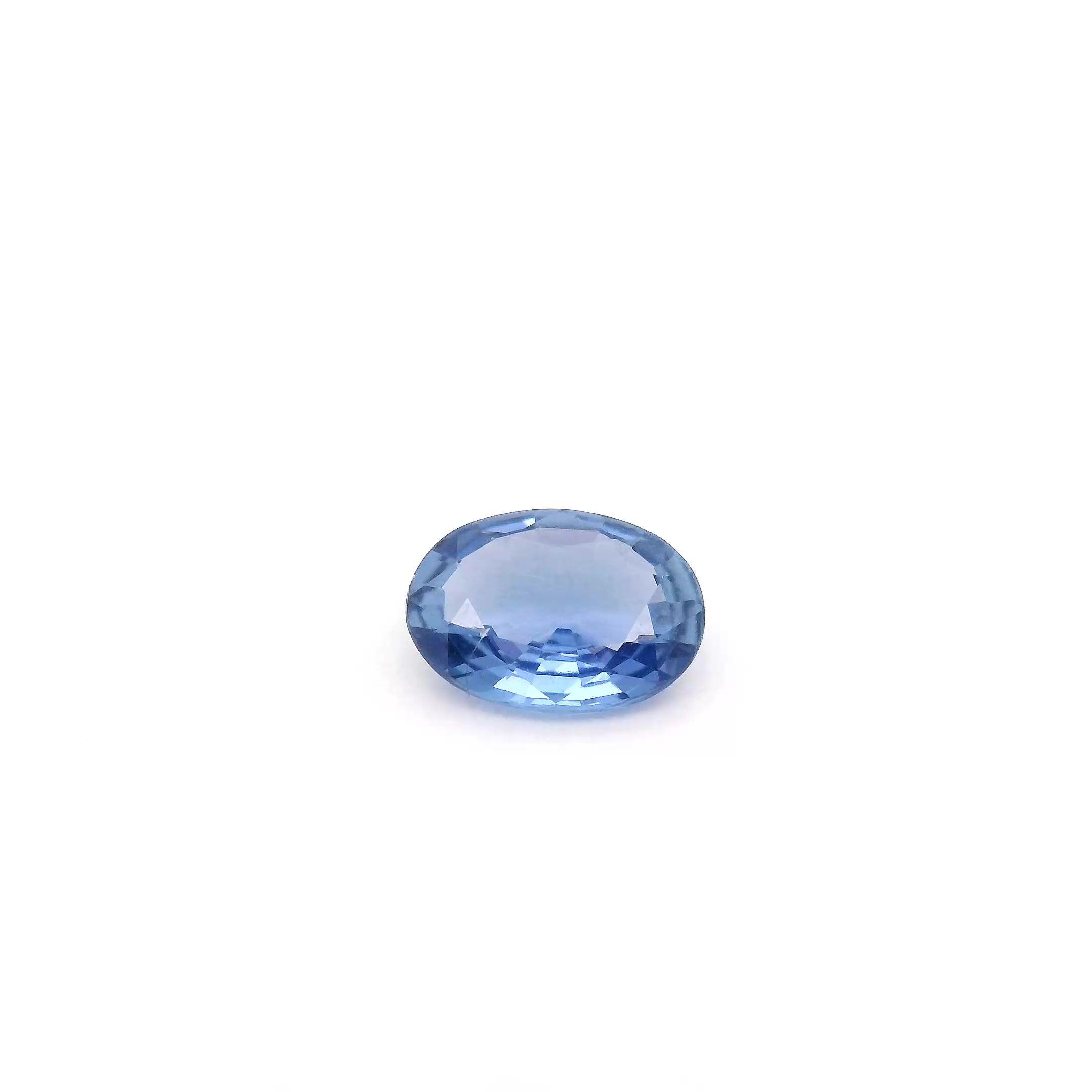 0.77 ct Oval sapphire