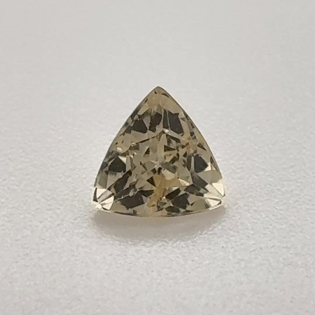 TOPAZ FACETED 0.525ct YELLOW Light Yellow SI BRAZIL NONE