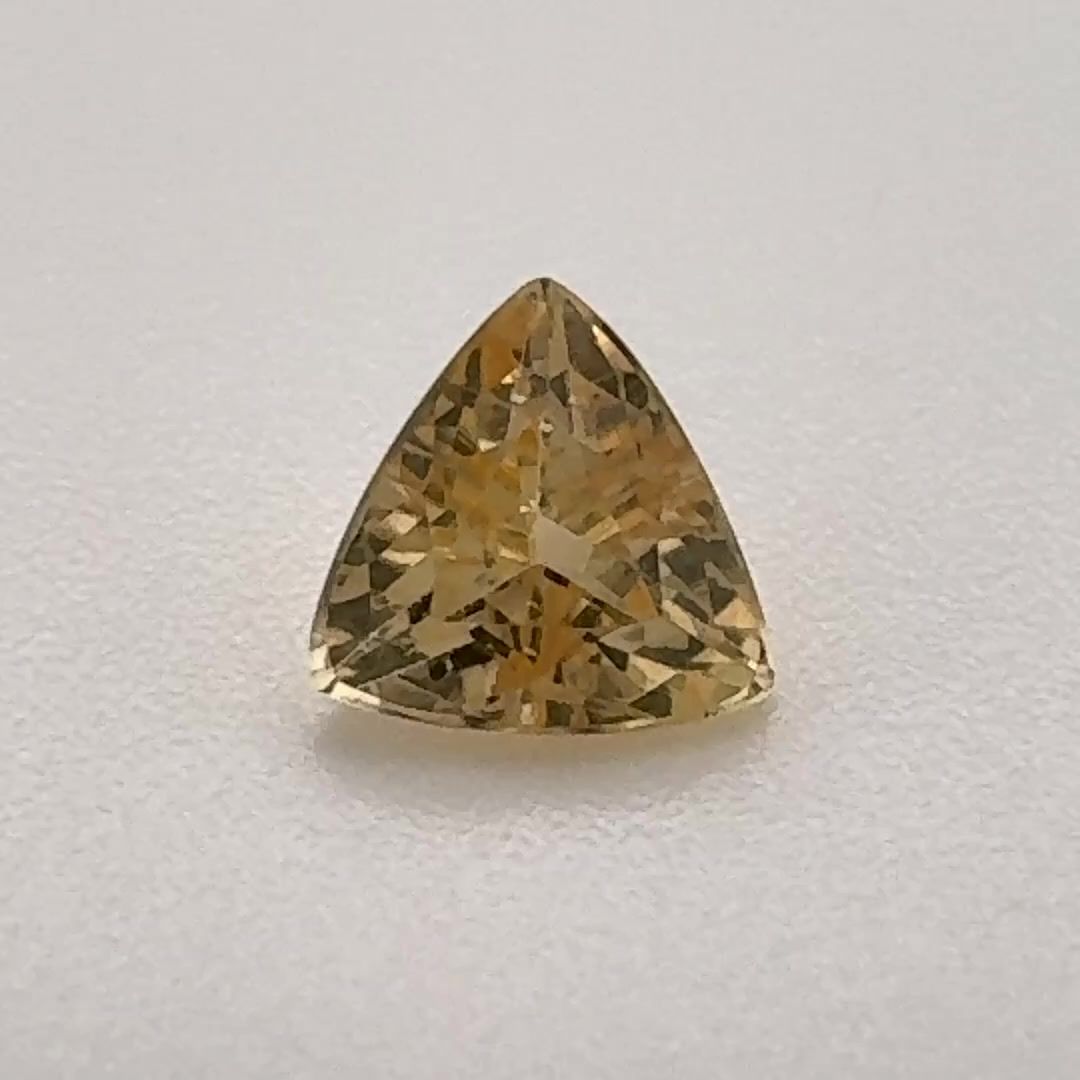 TOPAZ FACETED 0.52ct YELLOW Light Yellow EC BRAZIL NONE