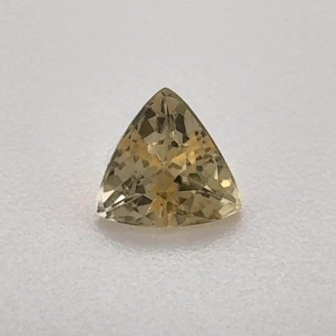 TOPAZ FACETED 0.52ct YELLOW Light Yellow SI BRAZIL NONE