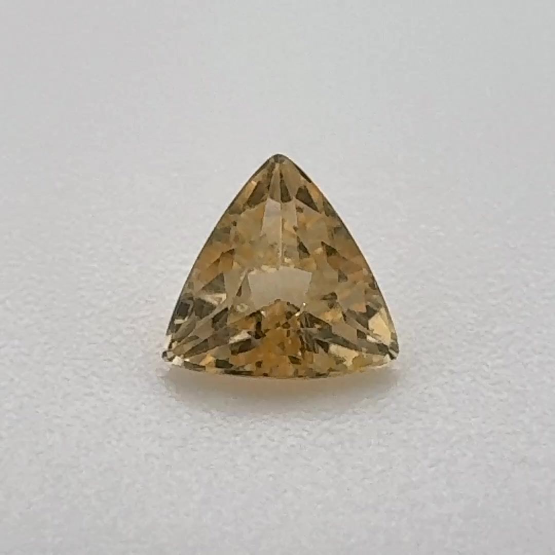 TOPAZ FACETED 0.465ct YELLOW Light Orangey Yellow SI BRAZIL NONE