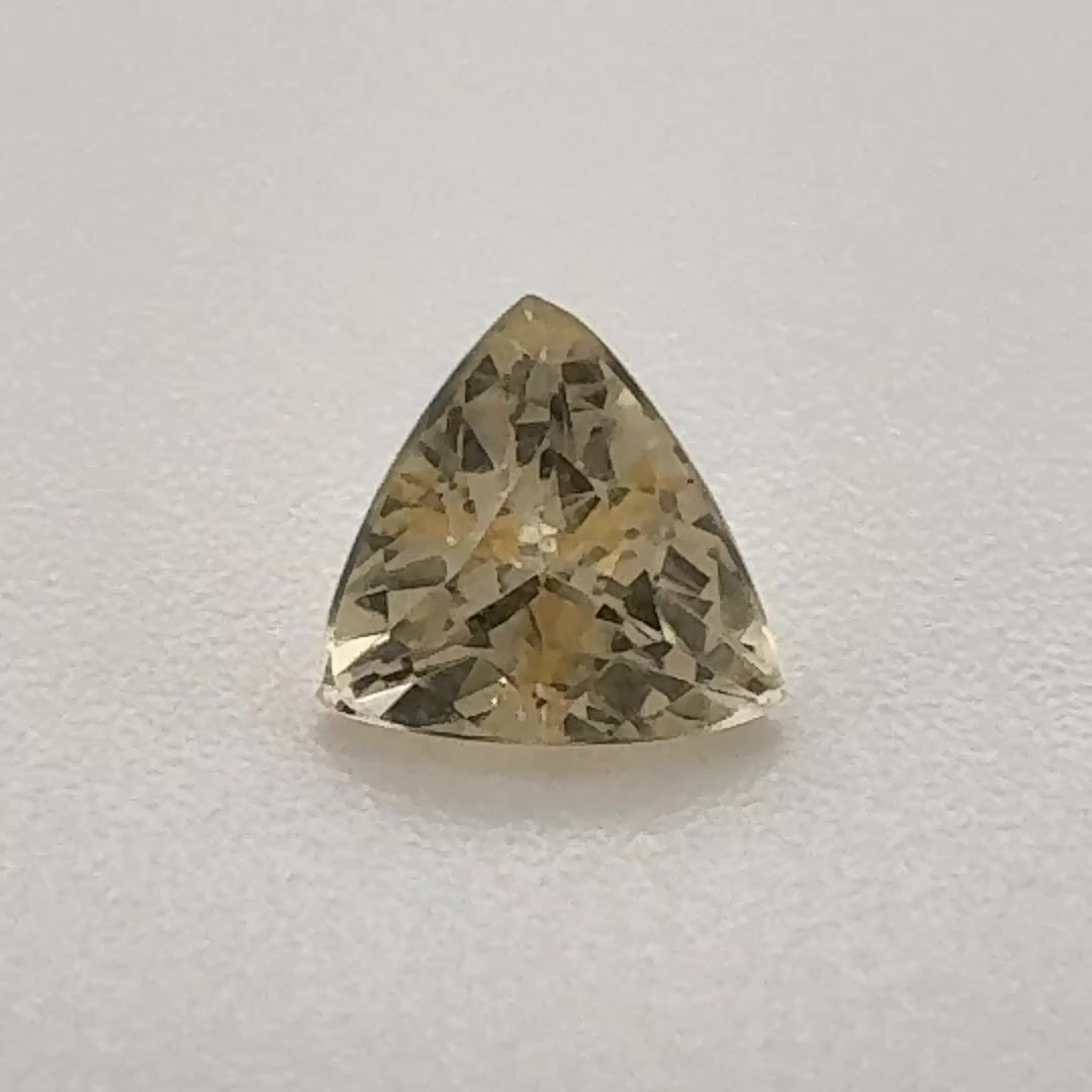 TOPAZ FACETED 0.54ct YELLOW Light Yellow EC BRAZIL NONE