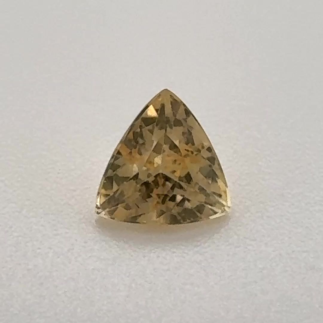 TOPAZ FACETED 0.49ct YELLOW Light Yellow SI BRAZIL NONE