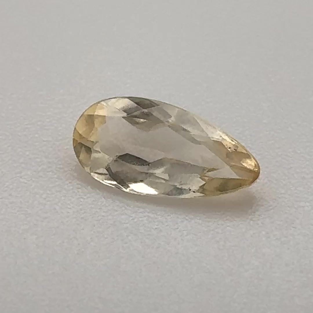 TOPAZ FACETED 0.525ct YELLOW Light Yellow EC BRAZIL NONE