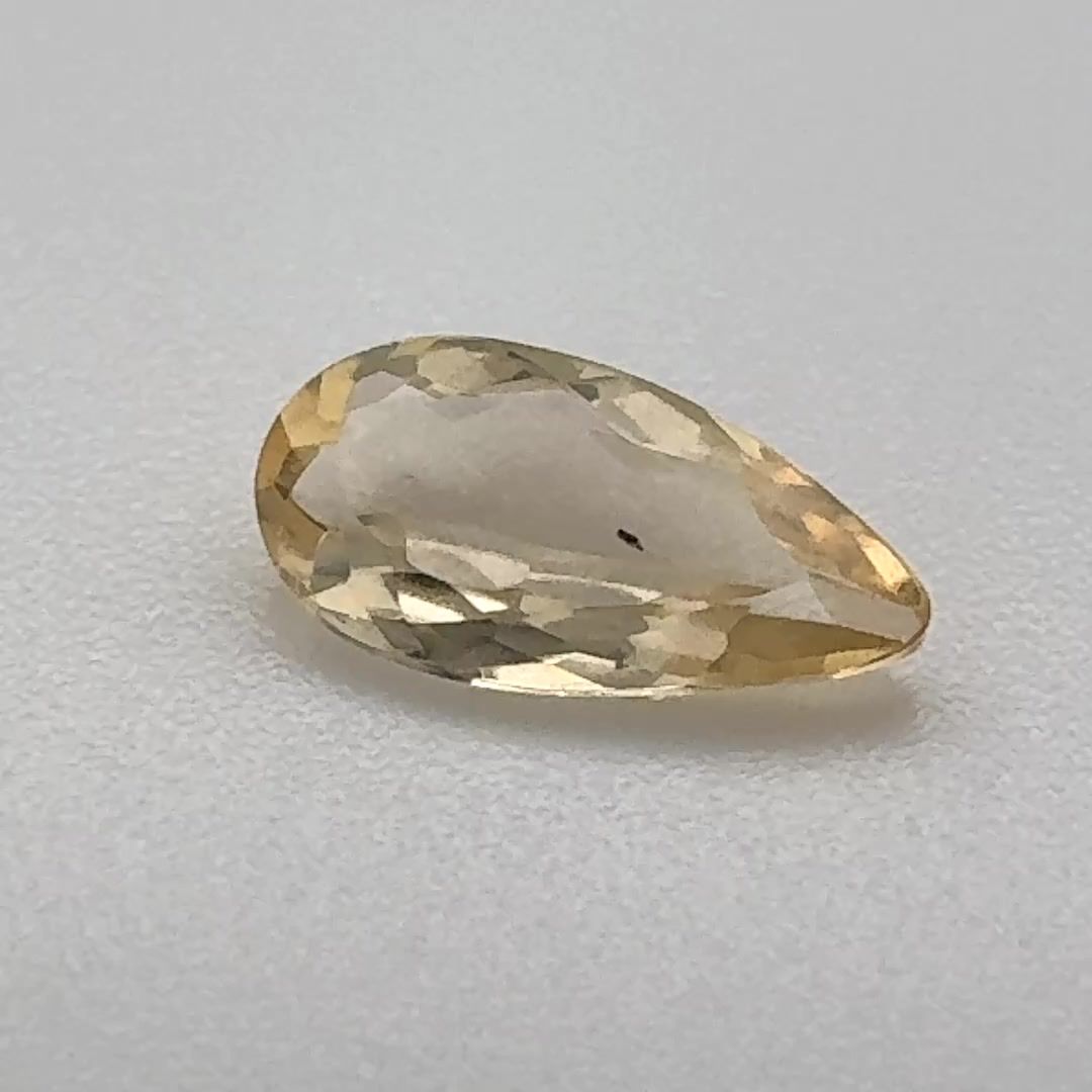 TOPAZ FACETED 0.655ct YELLOW Light Yellow SI BRAZIL NONE
