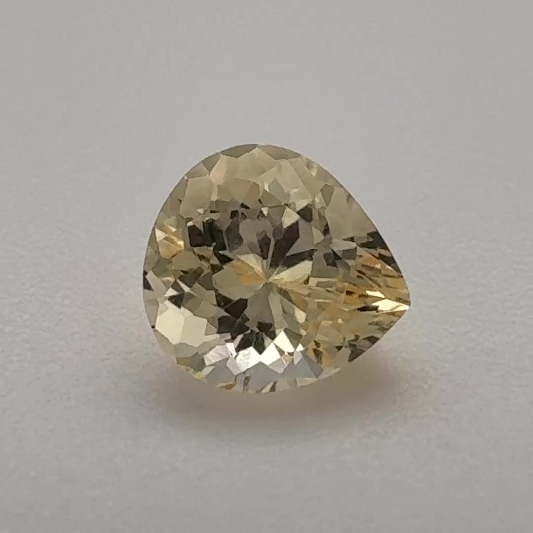 TOPAZ FACETED 1.075ct YELLOW Light Orangey Yellow EC BRAZIL NONE