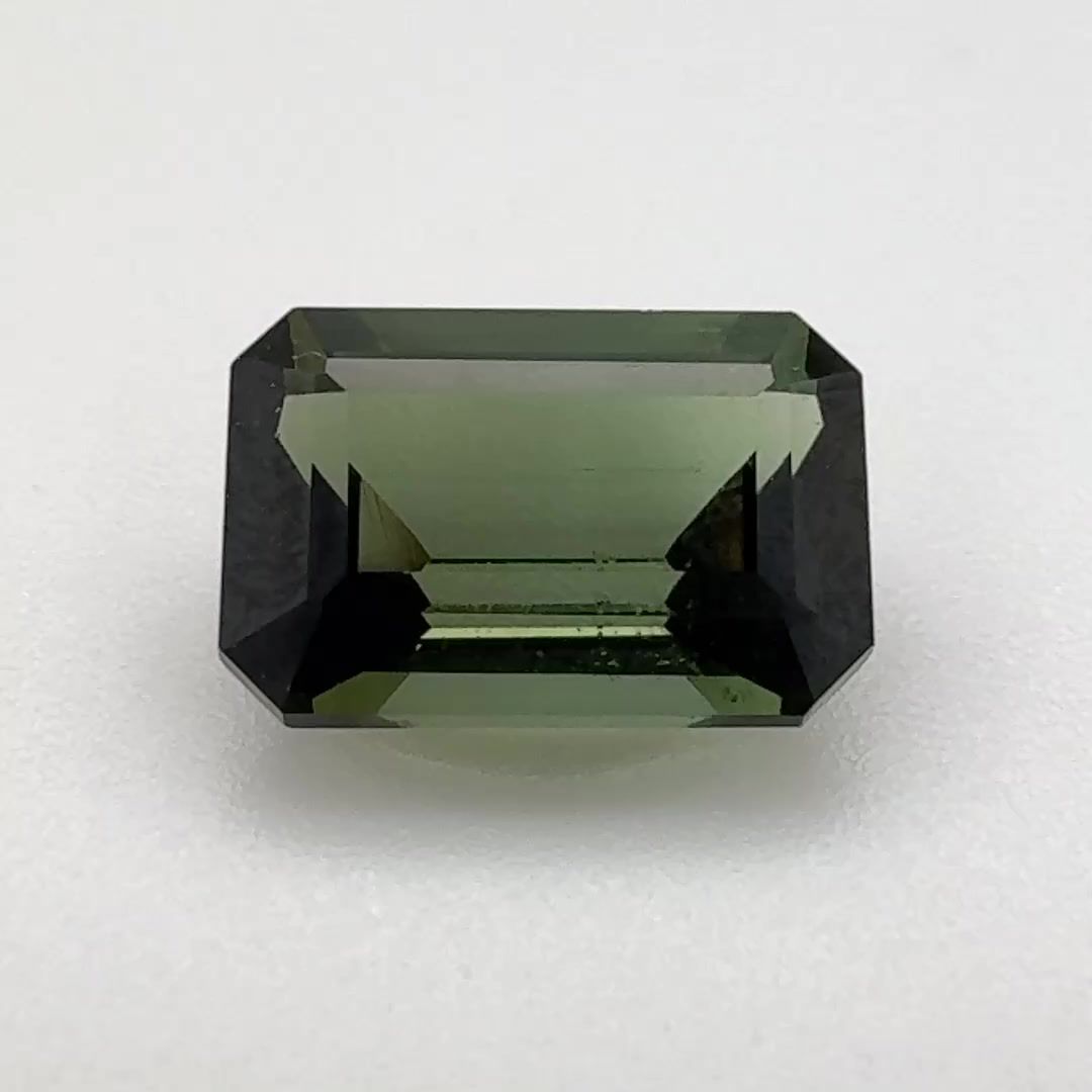 TOURMALINE STEP 1.885ct GREEN Green SI BRAZIL NONE