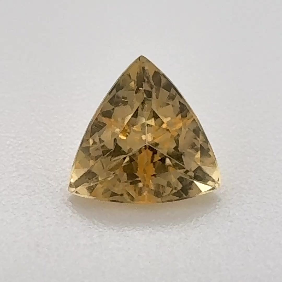 TOPAZ FACETED 0.805ct YELLOW Light Orangey Yellow EC BRAZIL NONE