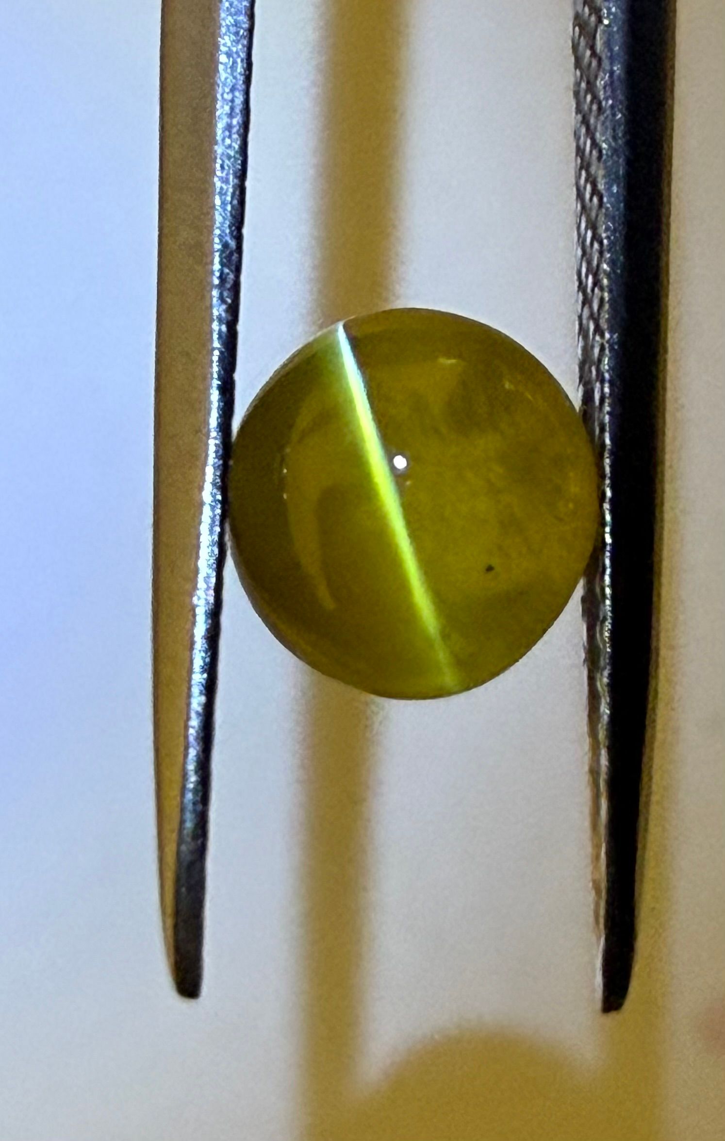 Chryzoberyl 2,22 ct, żółty, kaboszon