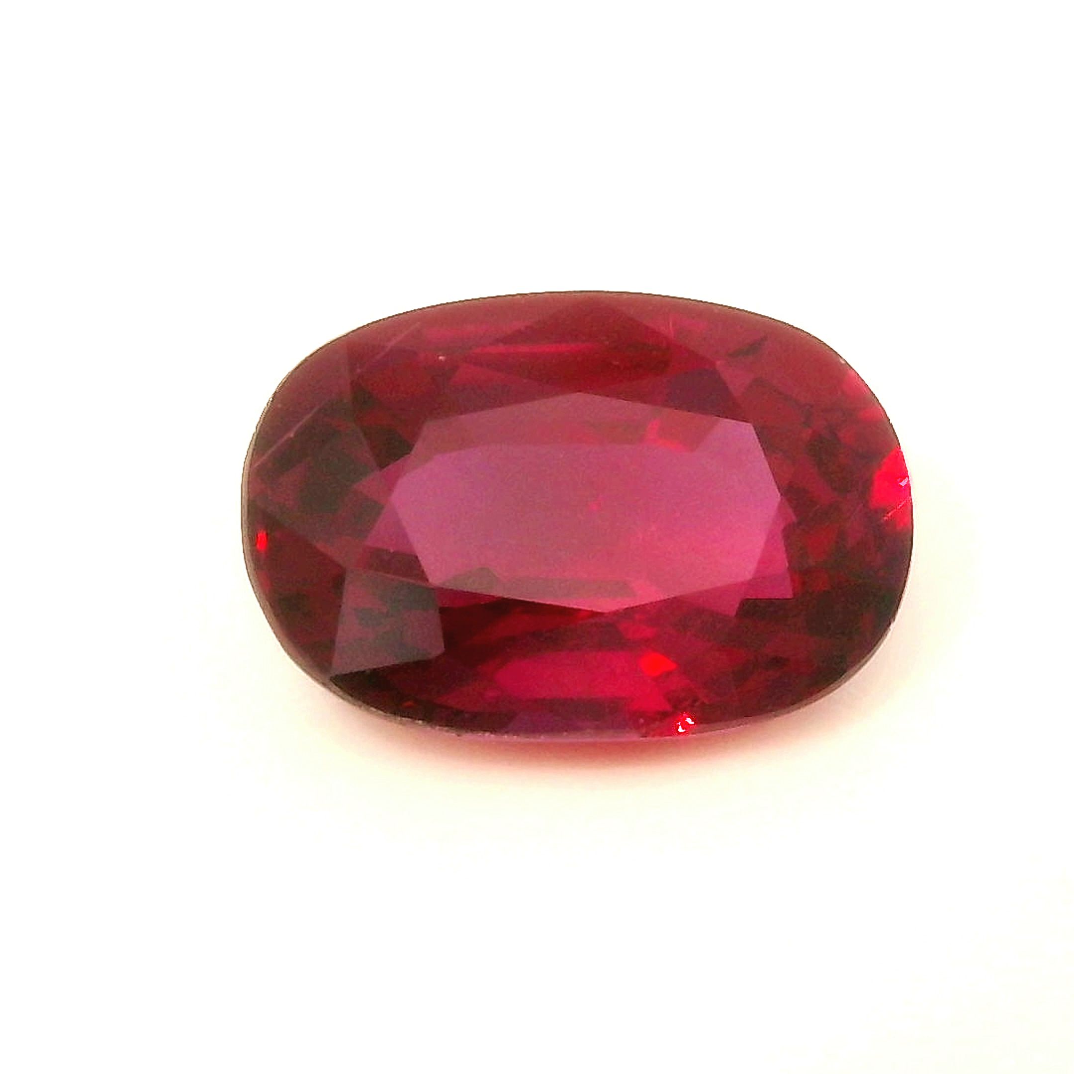 Rubin 1,56 ct, czerwony, szlif cushion