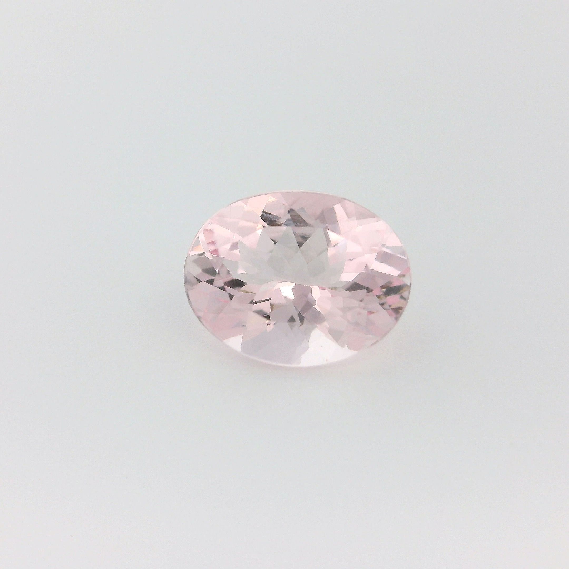 Morganit 2,24 ct, różowy, szlif owalny