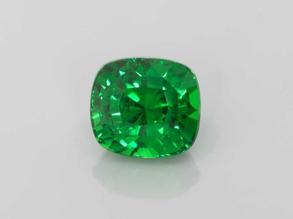 Granat 6,65 ct, zielony, szlif cushion