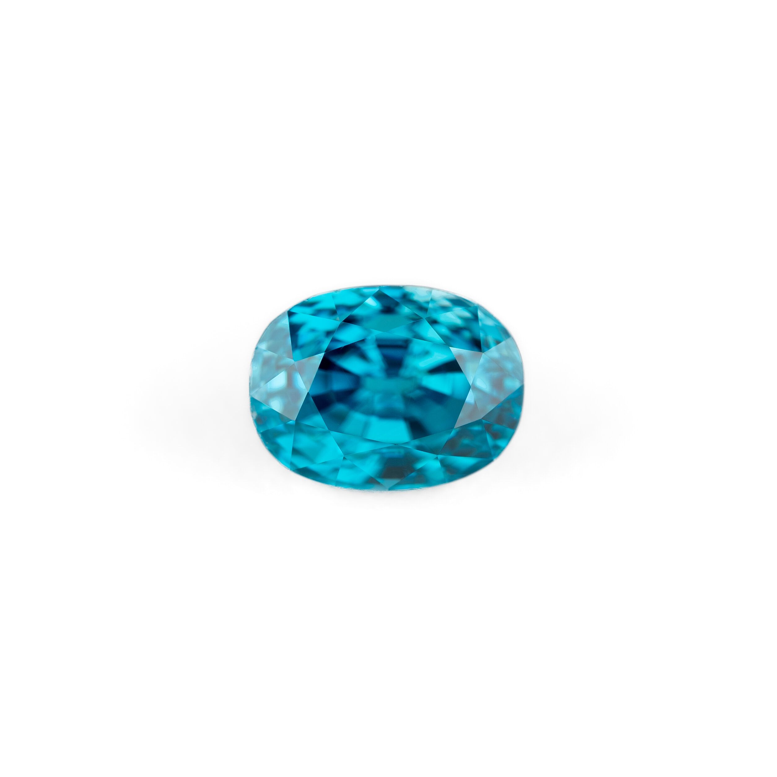 Cyrkon 4,35 ct, niebieski, szlif owalny