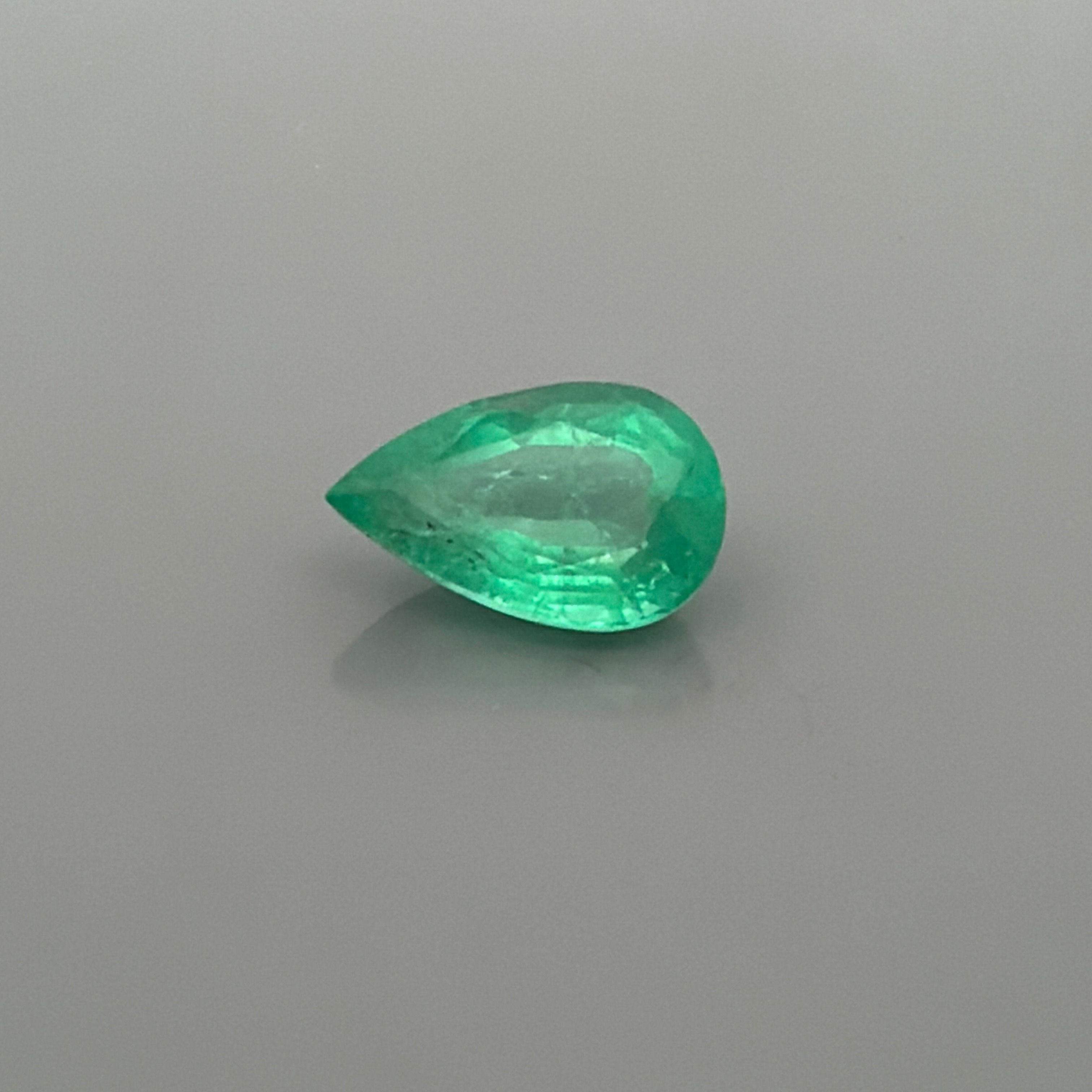 2.21 ct Emerald