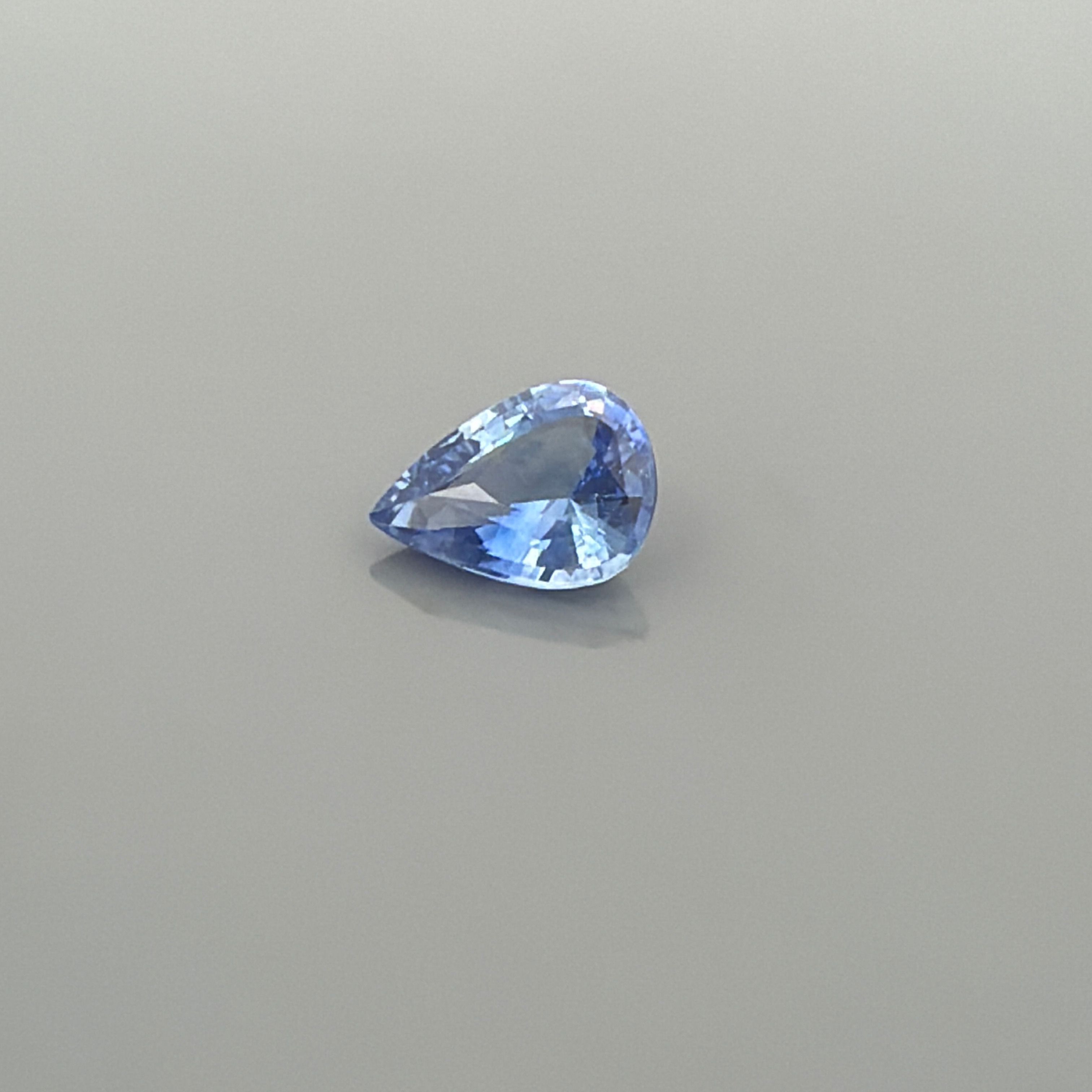 Szafir 1,35 ct, niebieski, szlif gruszka