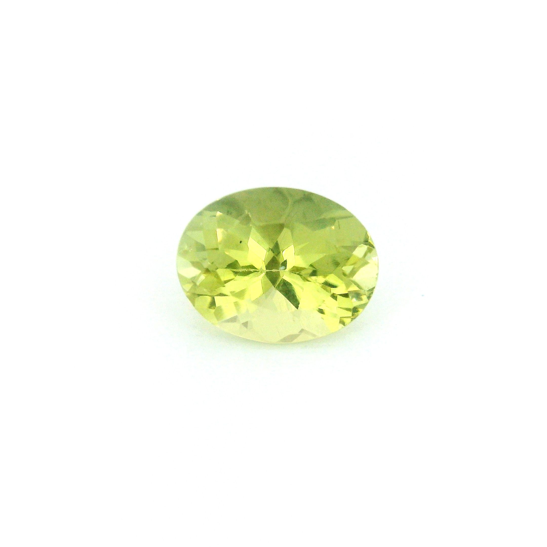 Apatyt 2,19 ct, zielony, szlif owalny