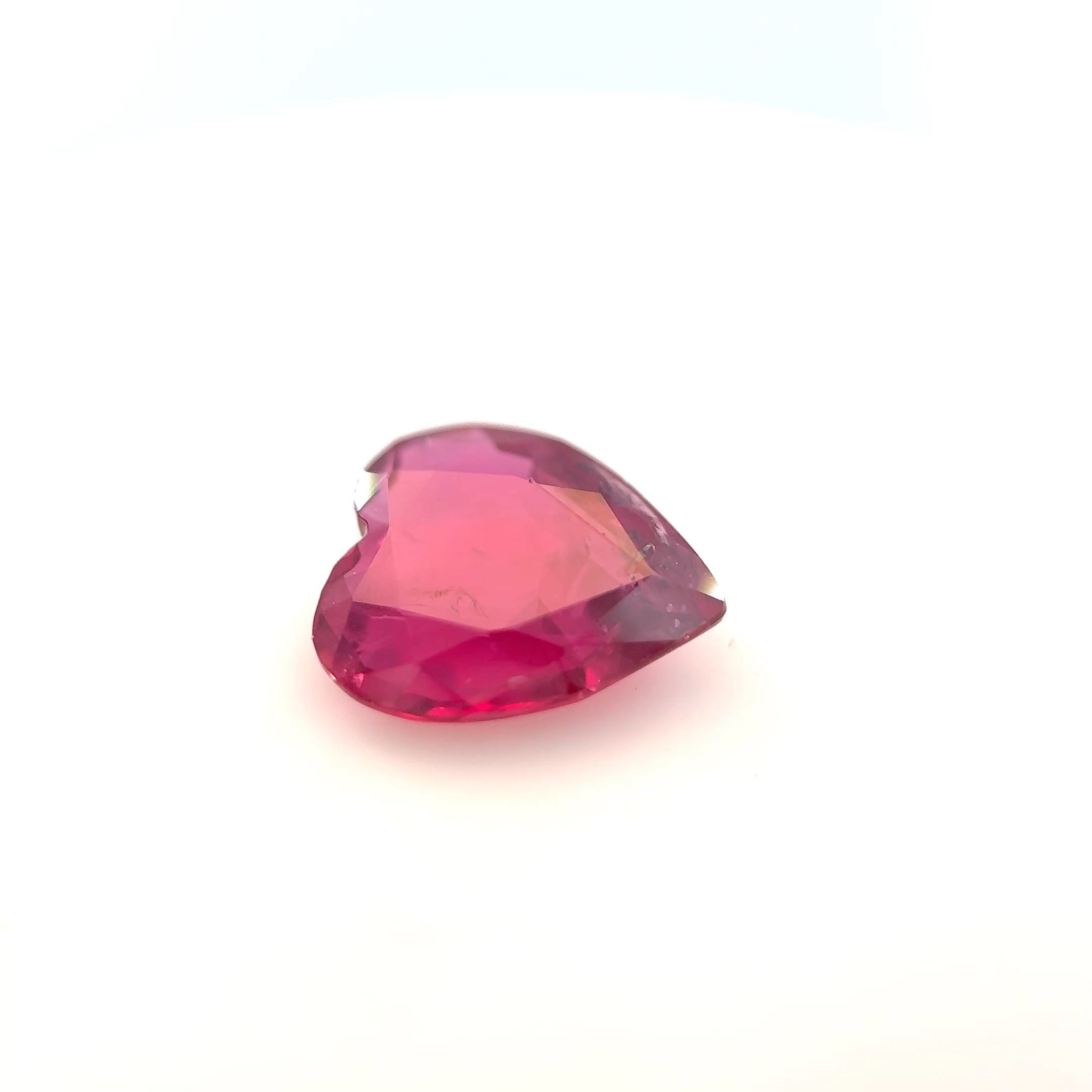 Rubin 1,56 ct, czerwony, szlif serce
