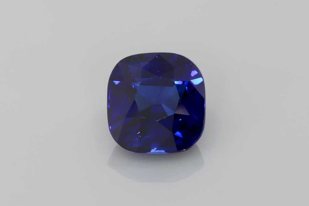 Szafir 2,50 ct, niebieski, szlif cushion