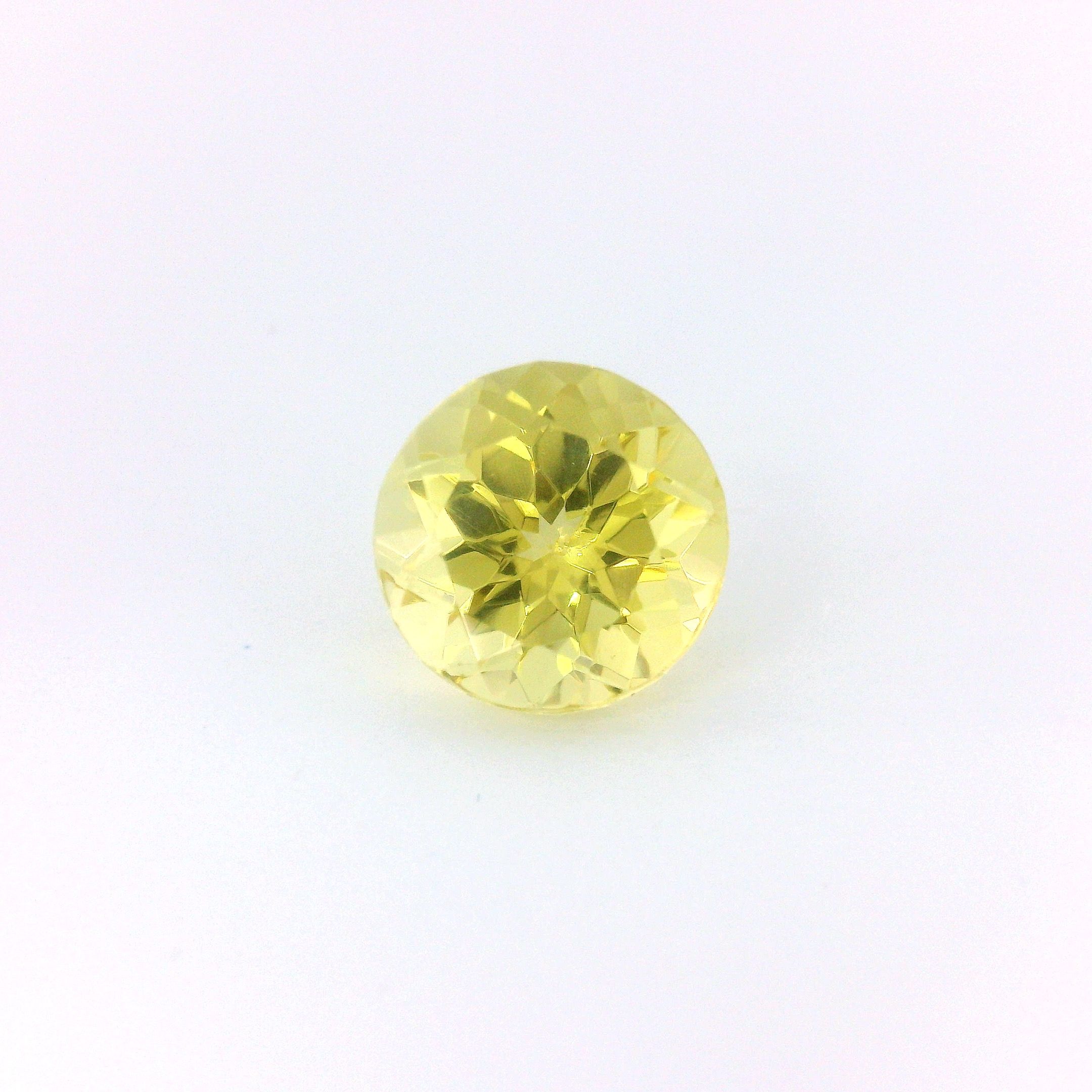 Apatyt 2,53 ct, żółty, szlif okrągły