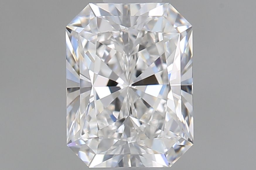 Prírodný diamant radiant,...