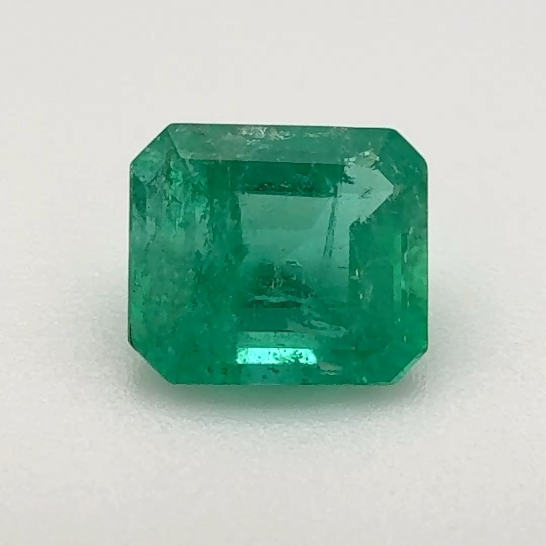 Szmaragd 1,50 ct, zielony, szlif ośmiokątny