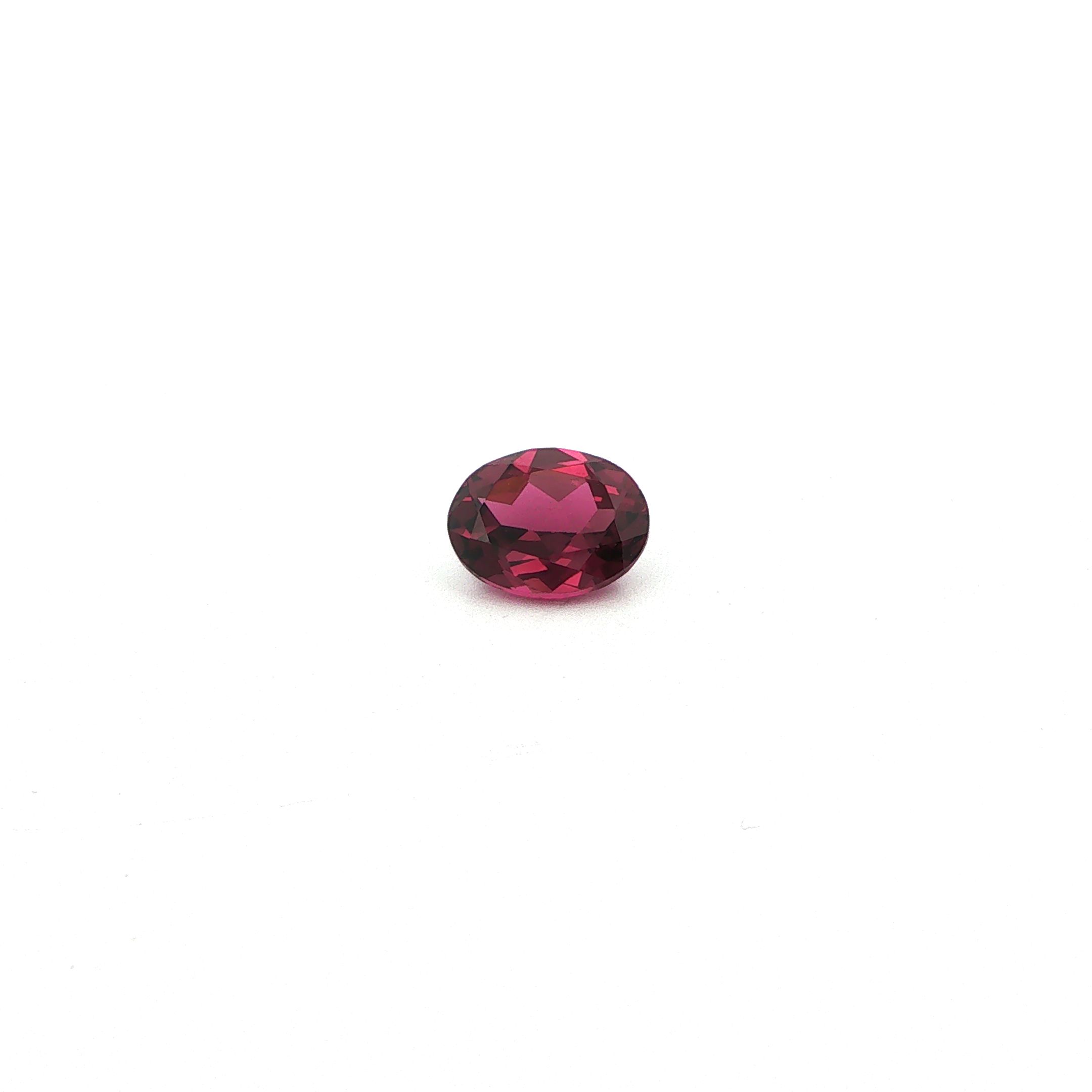 2.43 ct Oval garnet