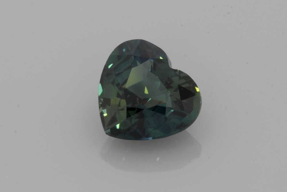 SAPPHIRE FACETED 2.04ct MULTI_COLOR Vivid MULTI_COLOR SI TANZANIA HEATED